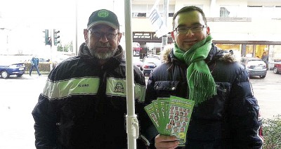 Wahlstand Obertshausen: (v.l.) Josef Wingsheim (Listenplatz 06) und Tobias Koch (Listenplatz 12)